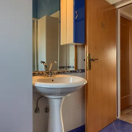 Apartment Amazing Green Paradise With Pool And Whirpool Near The Beach Vinkuran