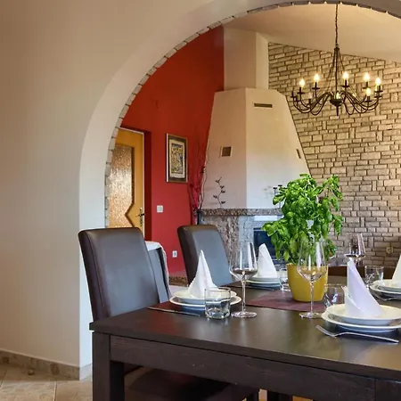 Apartment Amazing Green Paradise With Pool And Whirpool Near The Beach Vinkuran