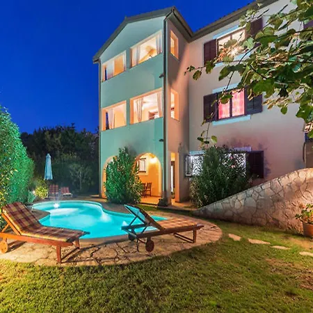 Apartment Amazing Green Paradise With Pool And Whirpool Near The Beach