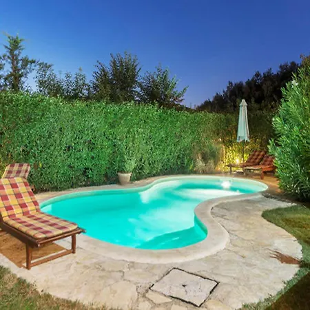 Amazing Green Paradise With Pool And Whirpool Near The Beach * Vinkuran